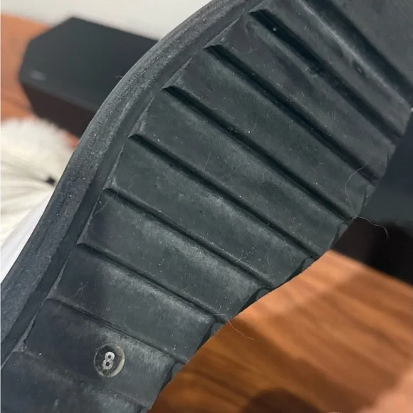 Preowned Aquatalia White Fur-Trimmed Tall Women's Boots - Picture 7 of 10